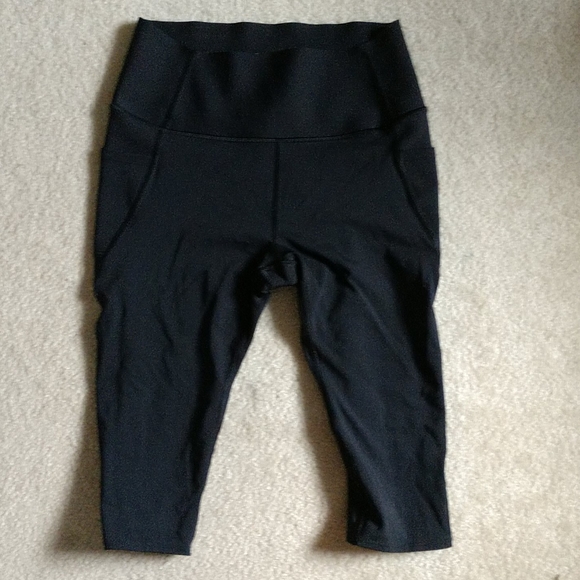 Gap compression knee crops black med - Picture 1 of 6